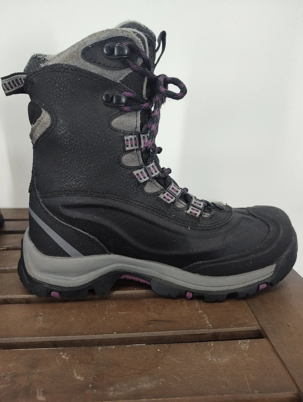 Columbia Women’s Black Techlite Omni-Heat Winter Boots - Waterproof Size 5.5